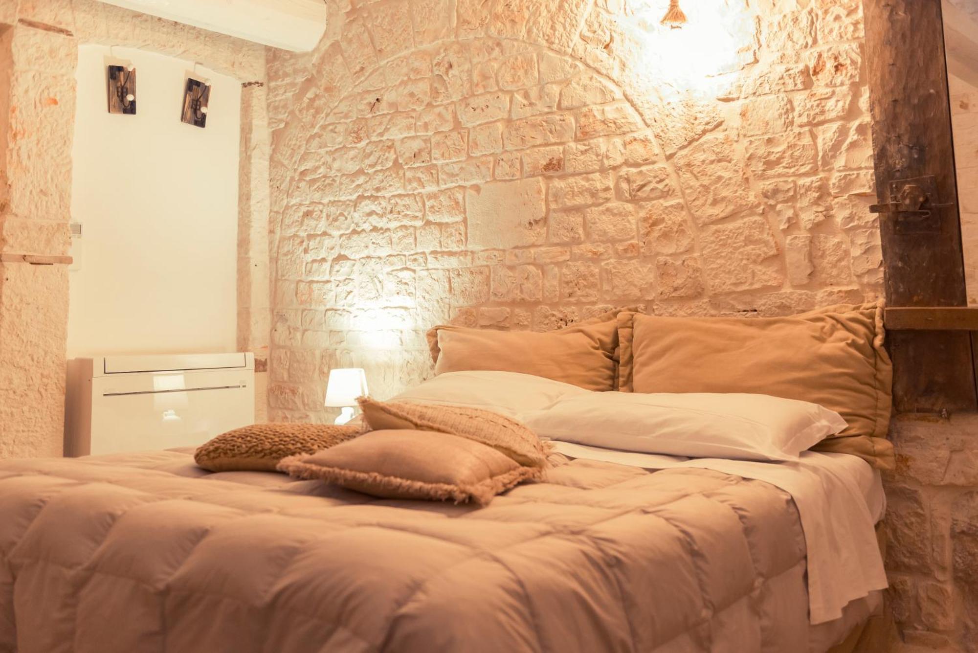 Widespread Trulli In The Historic Center - Trulli Antichi Mestieri