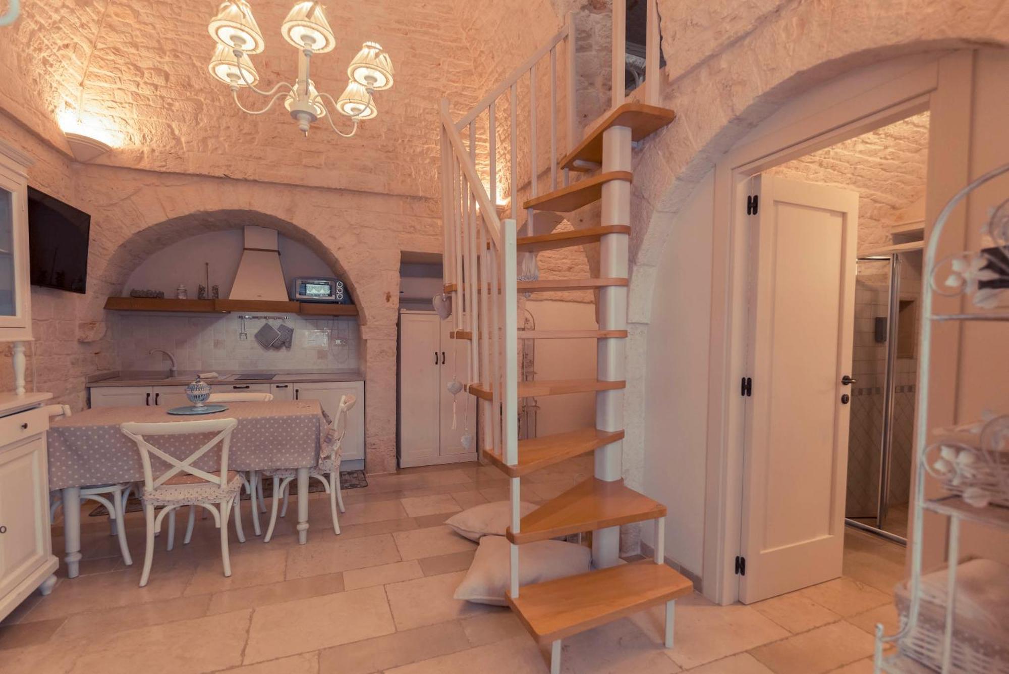 Widespread Trulli In The Historic Center - Trulli Antichi Mestieri Holiday home