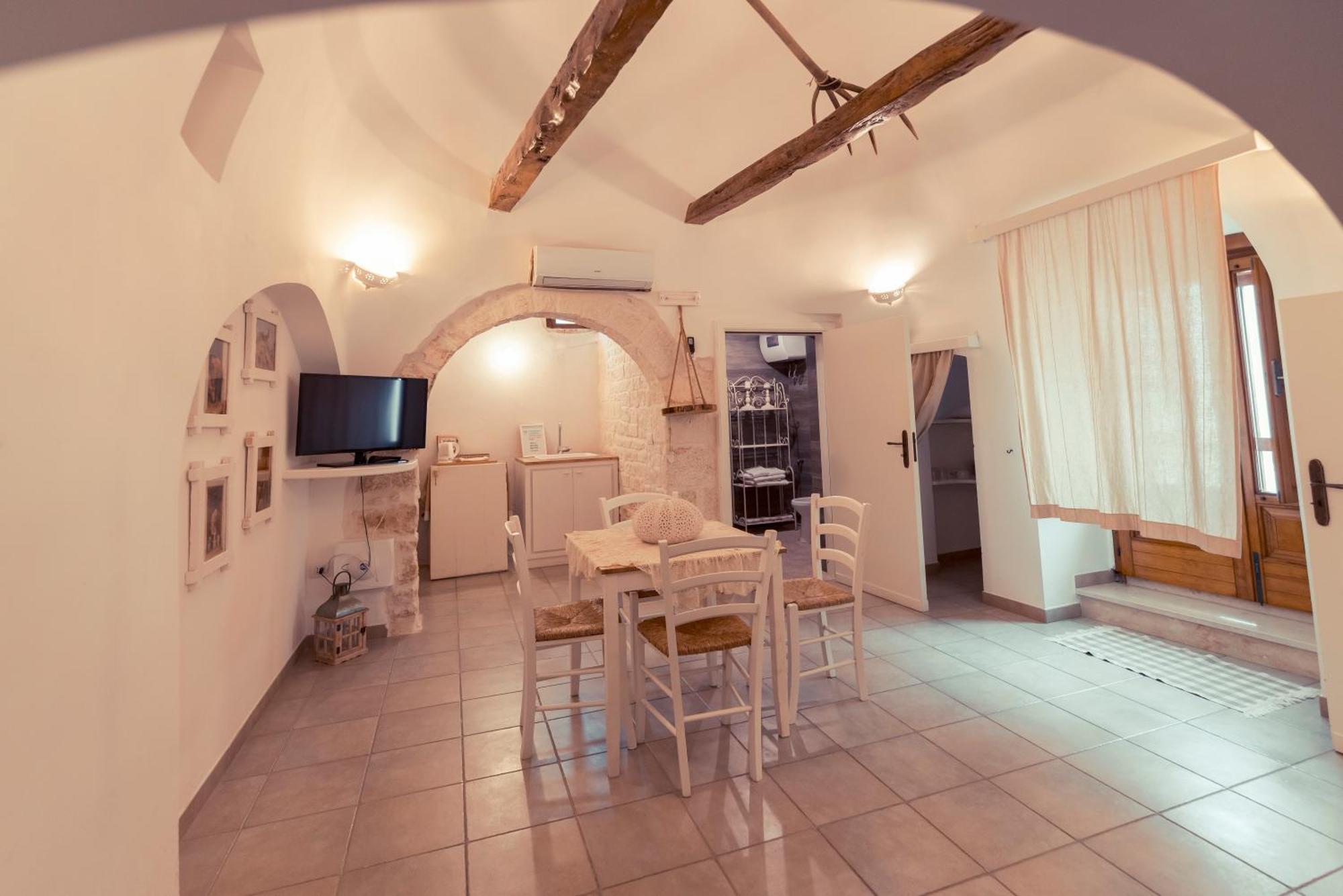 Widespread Trulli In The Historic Center - Trulli Antichi Mestieri Holiday home Alberobello