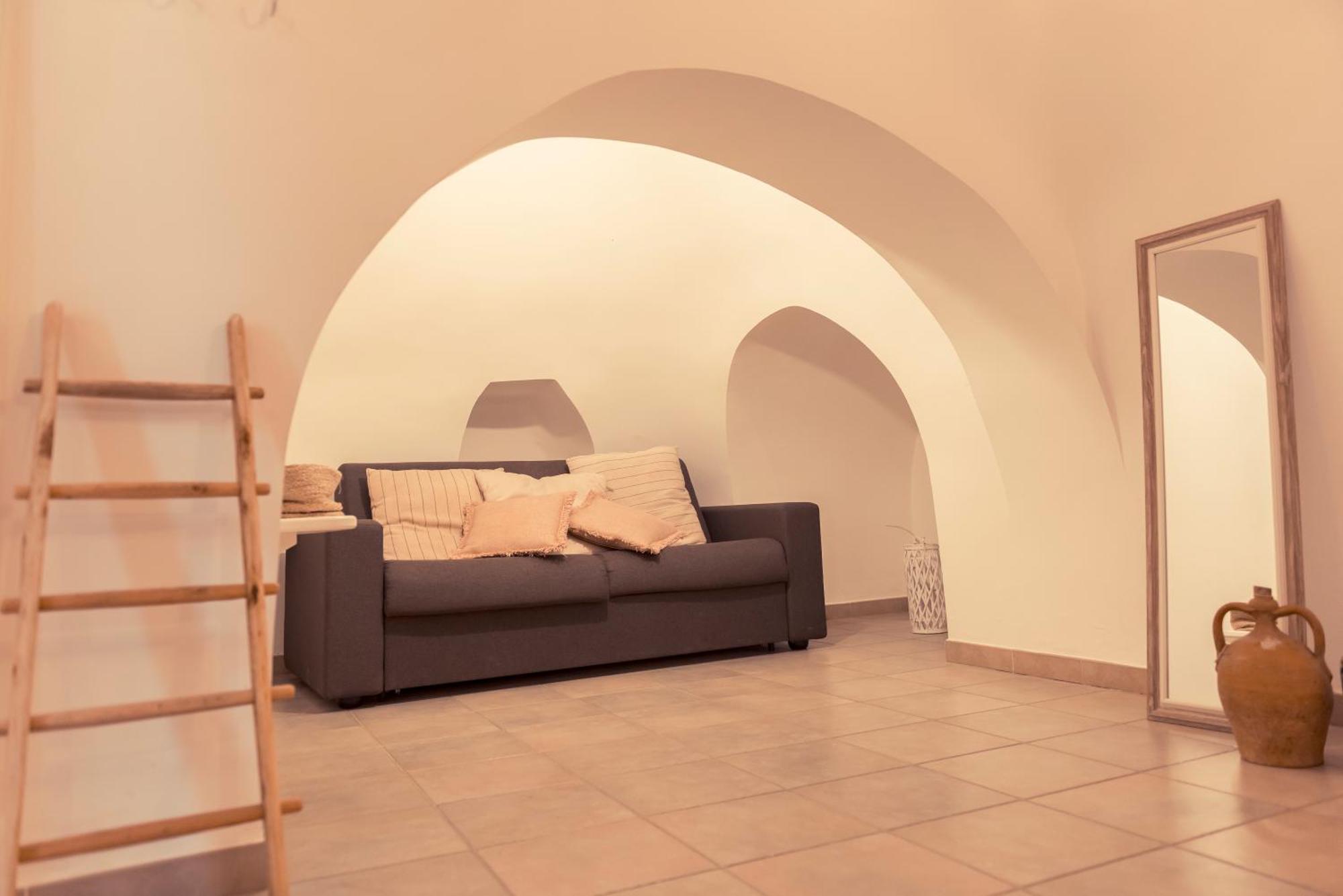 Widespread Trulli In The Historic Center - Trulli Antichi Mestieri *