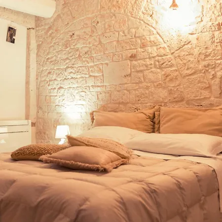 Widespread Trulli In The Historic Center - Trulli Antichi Mestieri Alberobello Exterior photo