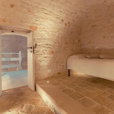 Widespread Trulli In The Historic Center - Trulli Antichi Mestieri Alberobello Exterior photo