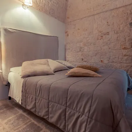 Widespread Trulli In The Historic Center - Trulli Antichi Mestieri Alberobello Exterior photo