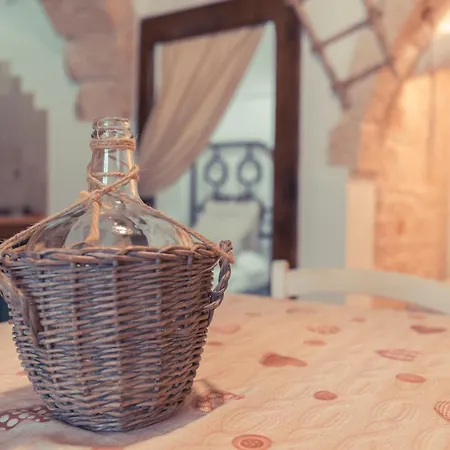 Widespread Trulli In The Historic Center - Trulli Antichi Mestieri Alberobello Exterior photo