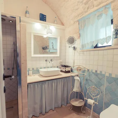 Widespread Trulli In The Historic Center - Trulli Antichi Mestieri Alberobello Exterior photo