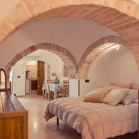 Widespread Trulli In The Historic Center - Trulli Antichi Mestieri Alberobello Exterior photo