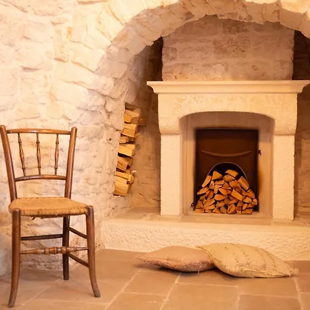 Widespread Trulli In The Historic Center - Trulli Antichi Mestieri Alberobello Exterior photo