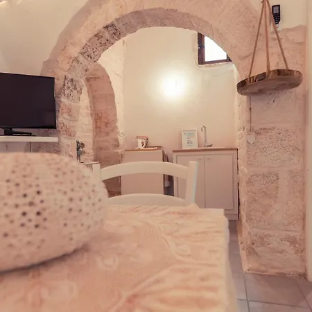 Widespread Trulli In The Historic Center - Trulli Antichi Mestieri Alberobello Exterior photo
