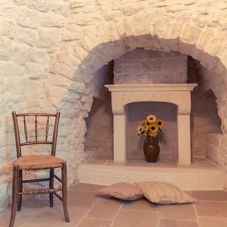 Widespread Trulli In The Historic Center - Trulli Antichi Mestieri Alberobello Exterior photo