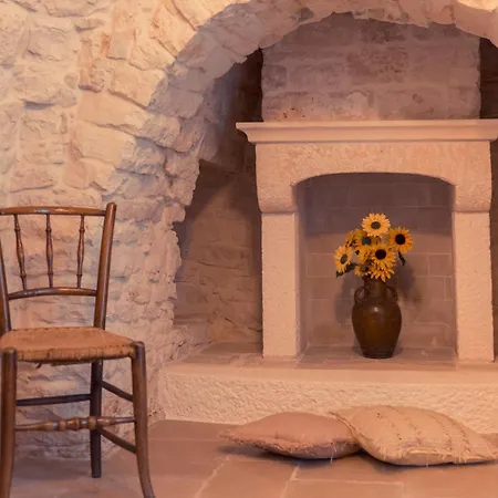Widespread Trulli In The Historic Center - Trulli Antichi Mestieri Alberobello Exterior photo