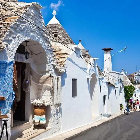 Widespread Trulli In The Historic Center - Trulli Antichi Mestieri Alberobello Exterior photo