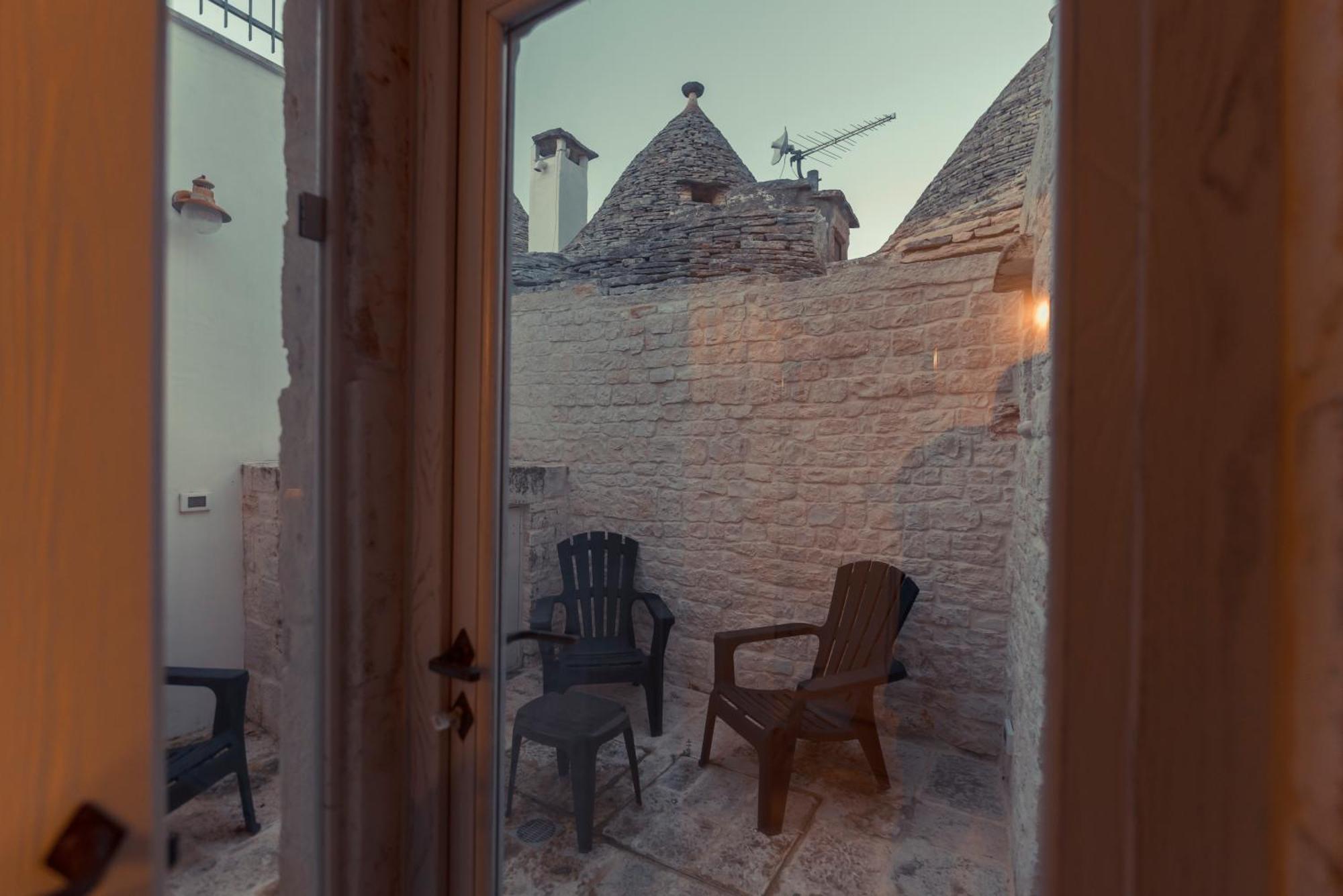Widespread Trulli In The Historic Center - Trulli Antichi Mestieri Holiday home