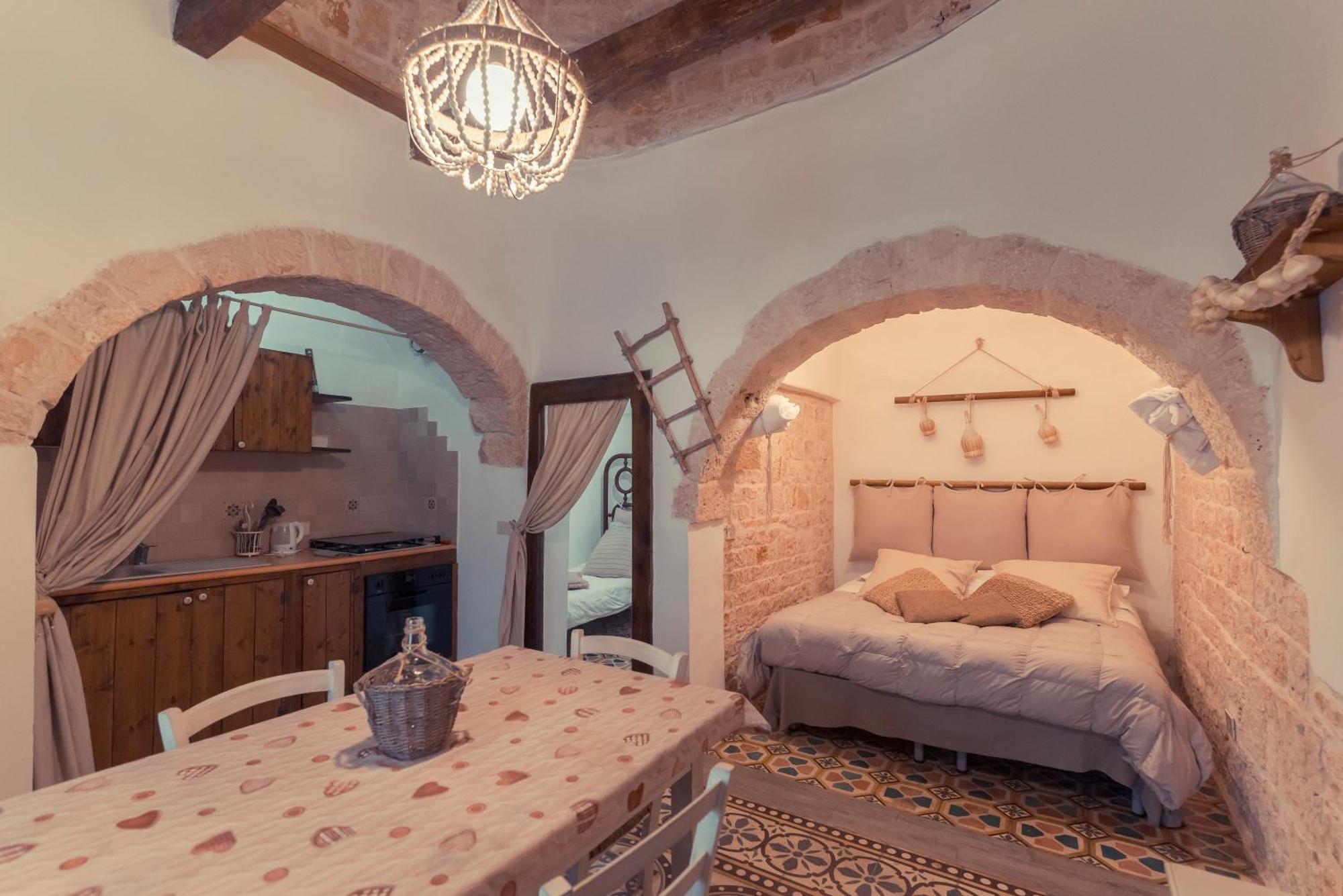 Widespread Trulli In The Historic Center - Trulli Antichi Mestieri Alberobello