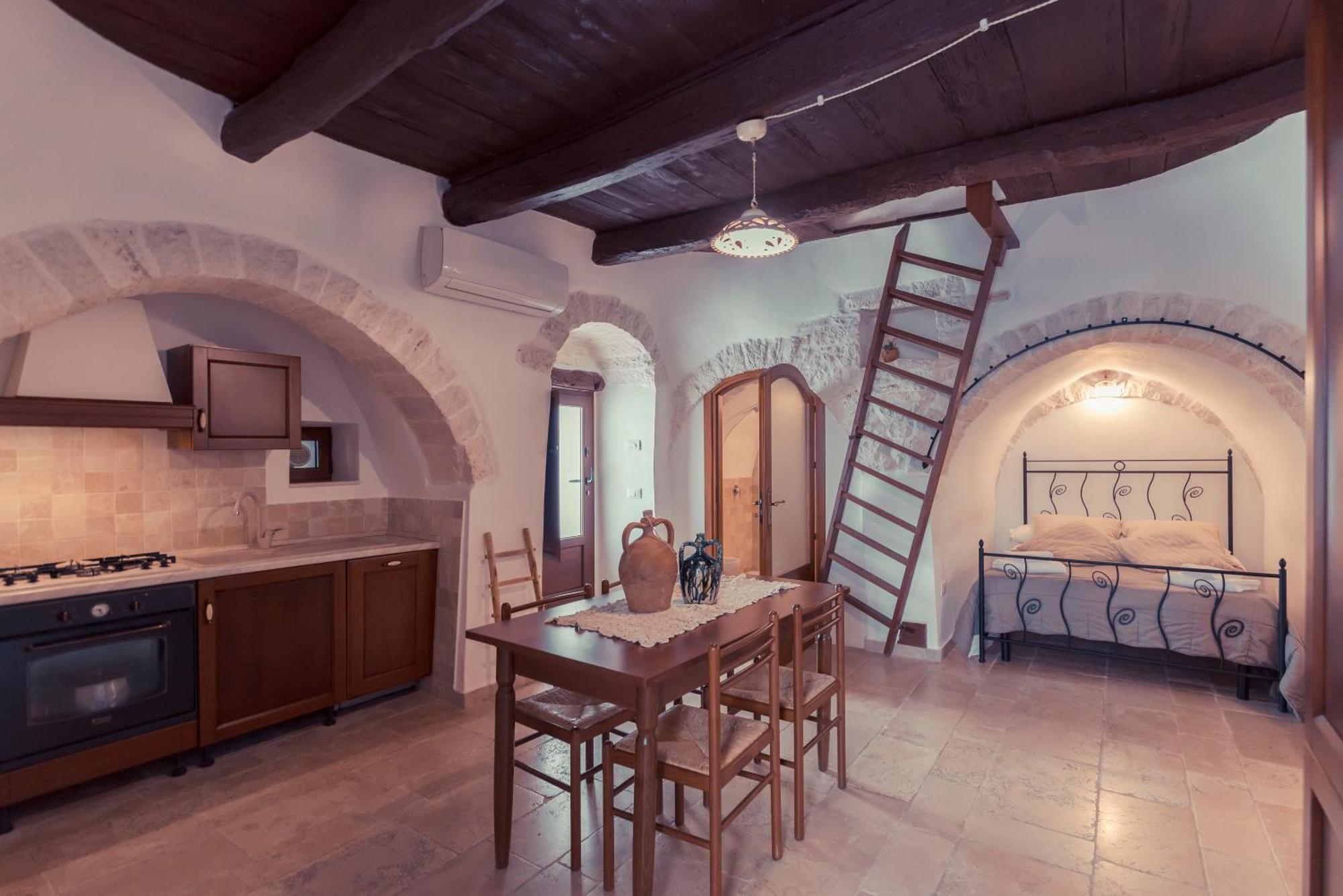 Widespread Trulli In The Historic Center - Trulli Antichi Mestieri *