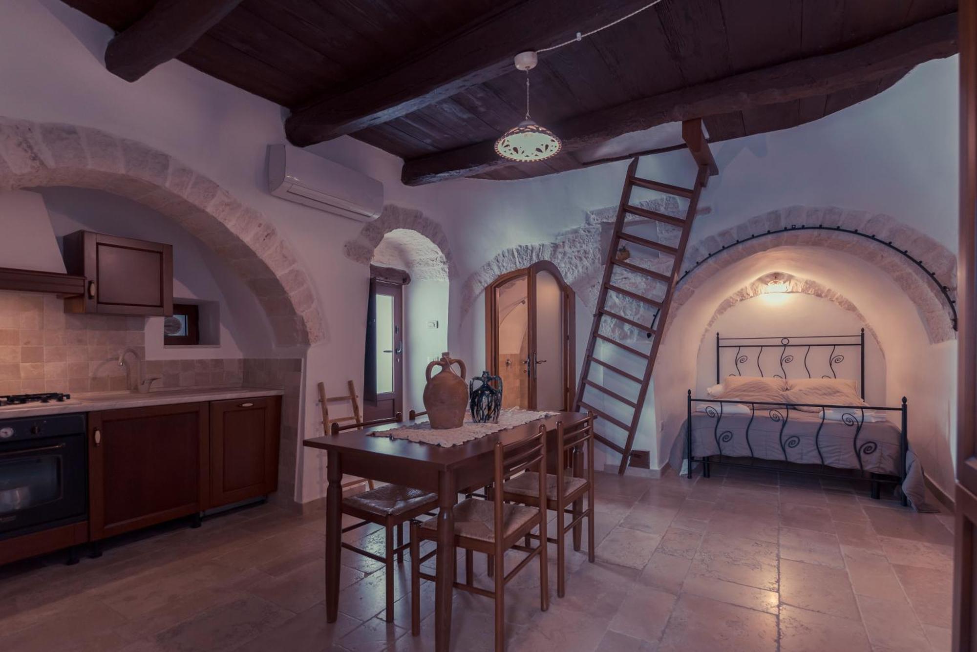 Widespread Trulli In The Historic Center - Trulli Antichi Mestieri * Alberobello